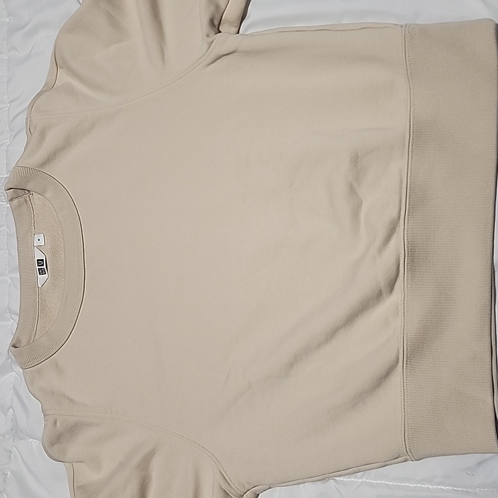Uniqlo Beige Crewneck Sweatshirt